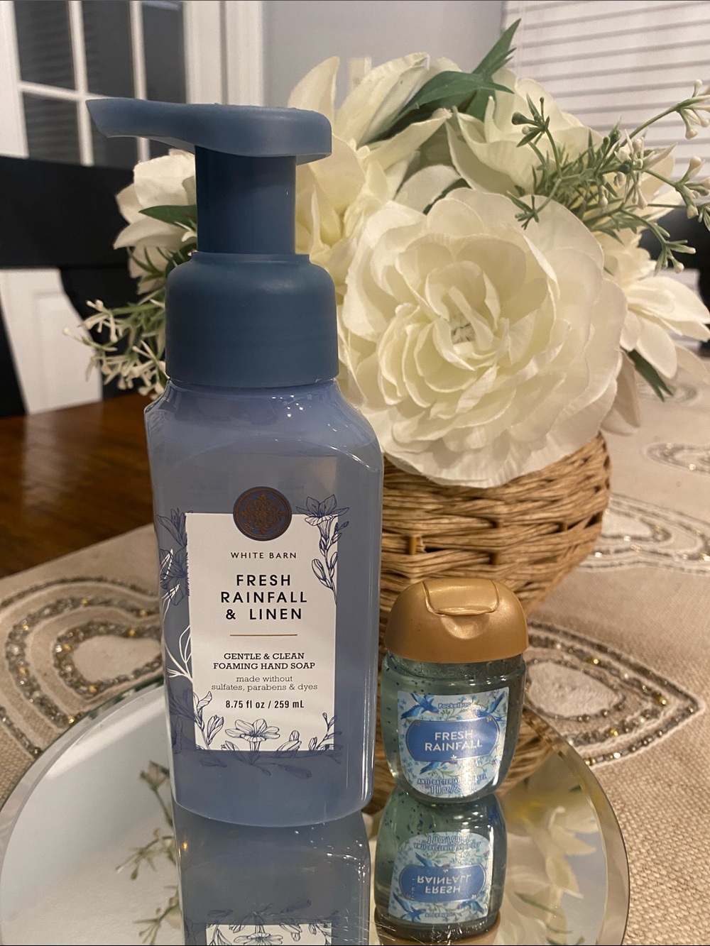 White Barn Fresh Rainfall & Linen Foaming Hand Soap - Blue